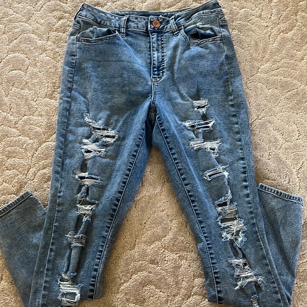 Ripped high rise curvy jeggings. Size 11.